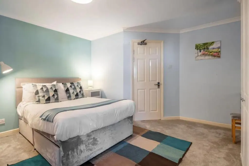 Apartment 1 Bedroom Flat With Free Parking London