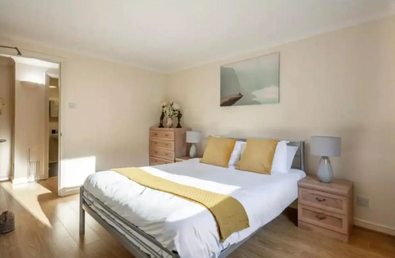 Apartment 1 Bedroom Flat With Free Parking London