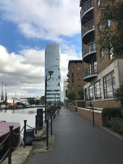 Apartment 1 Bedroom Flat With Free Parking London