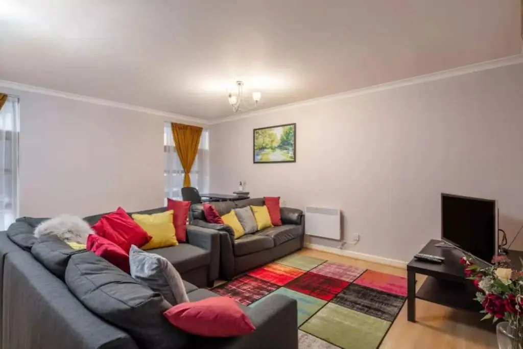 1 Bedroom Flat With Free Parking London