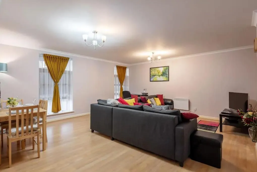 Daire 1 Bedroom Flat With Free Parking Londra