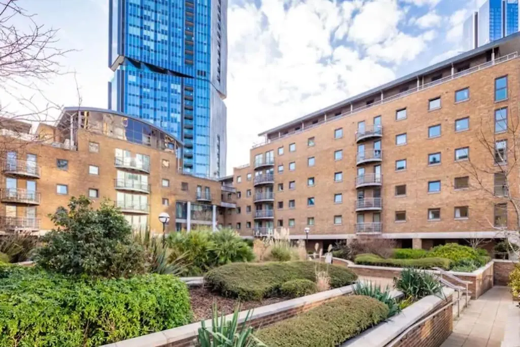1 Bedroom Flat With Free Parking London Apartment