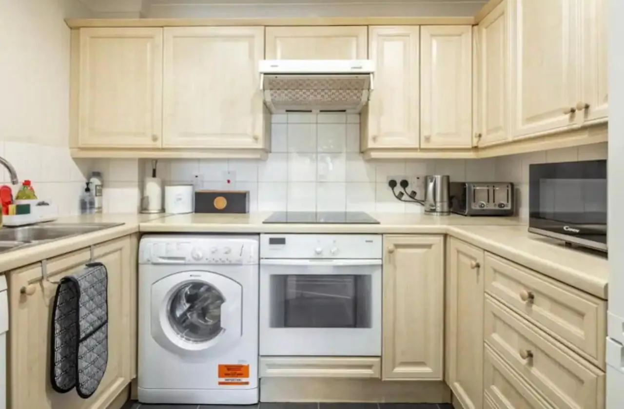 1 Bedroom Flat With Free Parking London Apartment