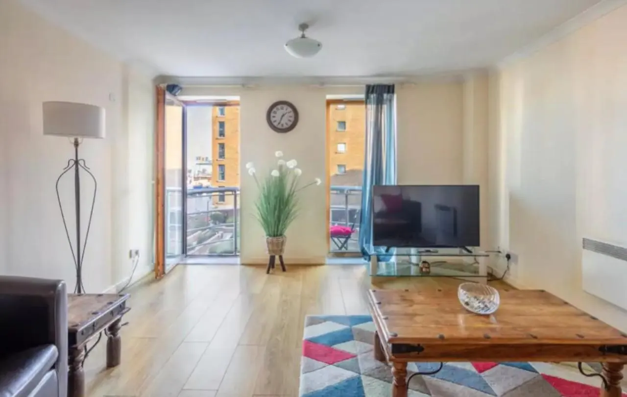1 Bedroom Flat With Free Parking 런던 아파트